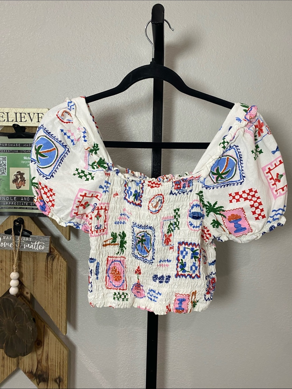 Monteau White Smocked Puff-Sleeve Crop Top with Multi Print   sz M 🌸🌴 - Picture 4 of 4
